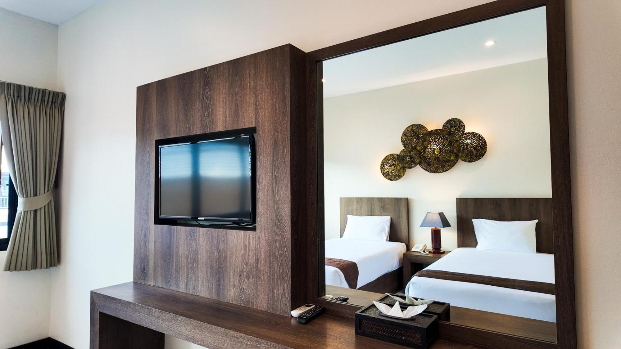 Youdee Hotel Patong - Formerly Meir Jarr Hotel Patong Luaran gambar